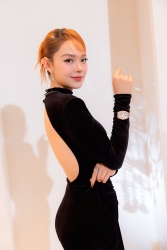 Minh Hằng, Lý Nhã Kỳ và dàn sao Việt rạng ngời trong các thiết kế đầm gợi cảm