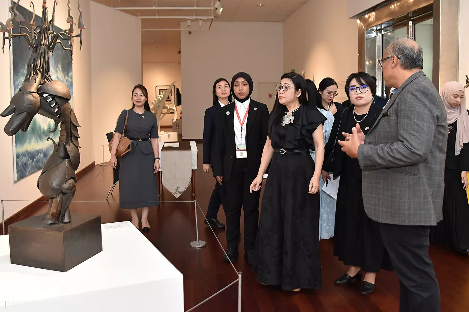 Phu nhân Thủ tướng Lê Thị Bích Trân thăm Bảo tàng Mỹ thuật Quốc gia Malaysia Phu nhân Thủ tướng Phạm Minh Chính thăm Bảo tàng Mỹ thuật quốc gia Malaysia