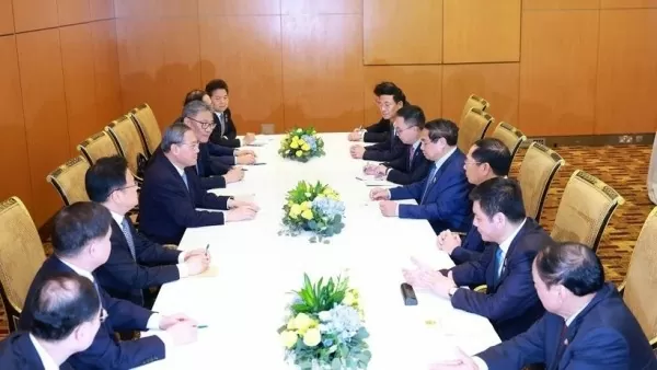 46th ASEAN Summit: Prime Minister Pham Minh Chinh and Chinese Premier Li Qiang hold talks in Malaysia