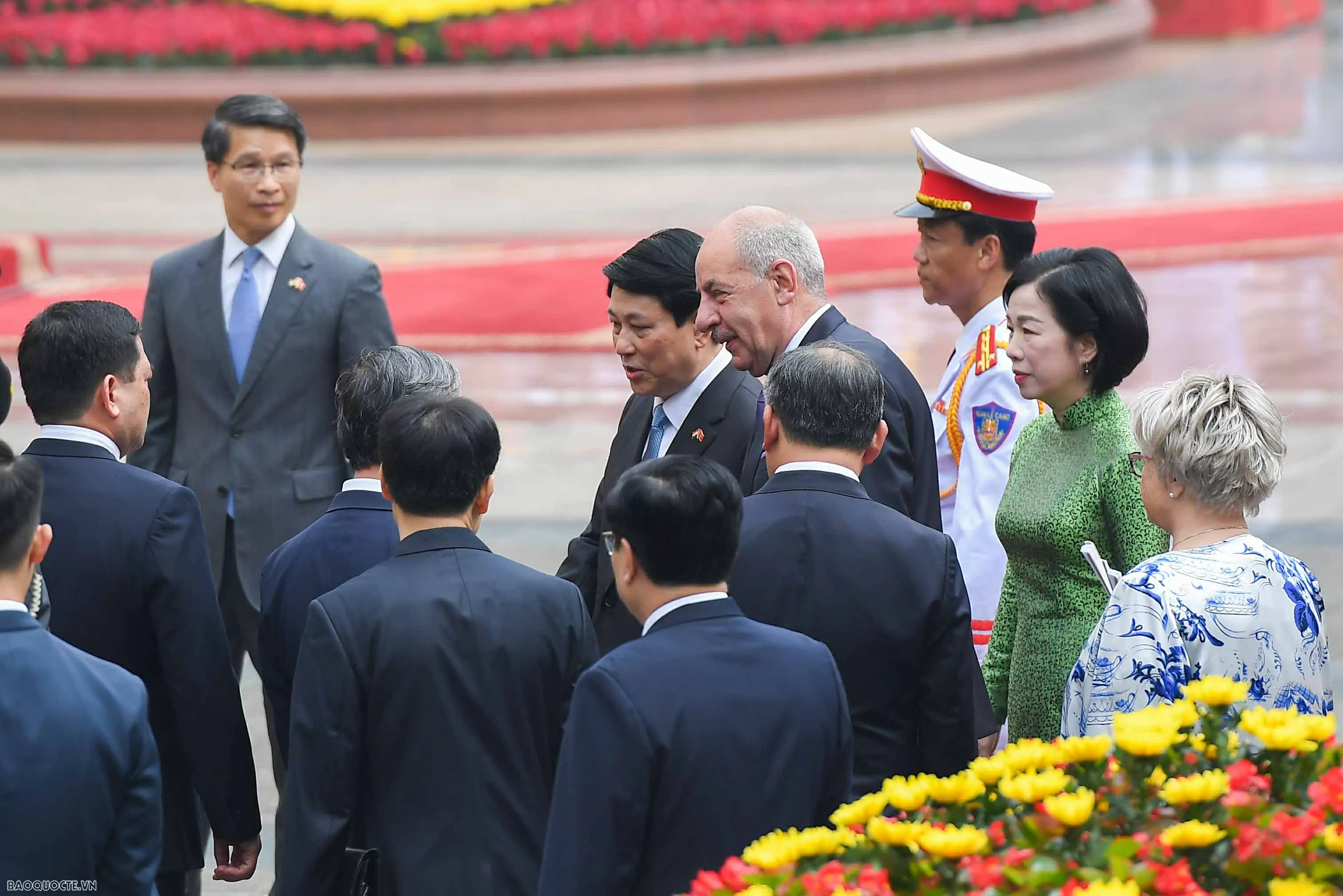Sứ mệnh truyền tải và giải mã thông điệp đối ngoại Sứ mệnh truyền tải và giải mã thông điệp đối ngoại