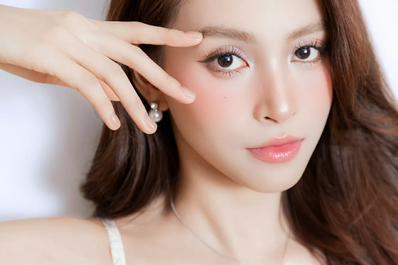 Ngắm bộ ảnh đẹp nên thơ của Hoa hậu Trần Tiểu Vy - Ảnh 5. Ngắm bộ ảnh đẹp nên thơ của Hoa hậu Trần Tiểu Vy - Ảnh 5.