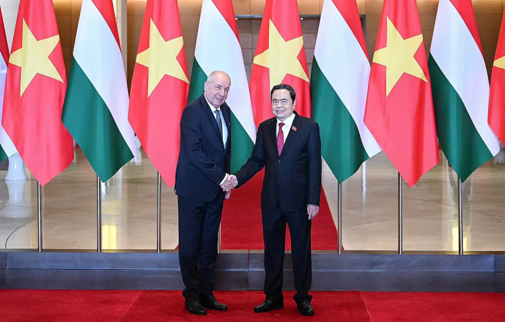 Chủ tịch Quốc hội Trần Thanh Mẫn hội kiến Tổng thống Hungary Sulyok Tamas. (Nguồn: quochoi.vn)