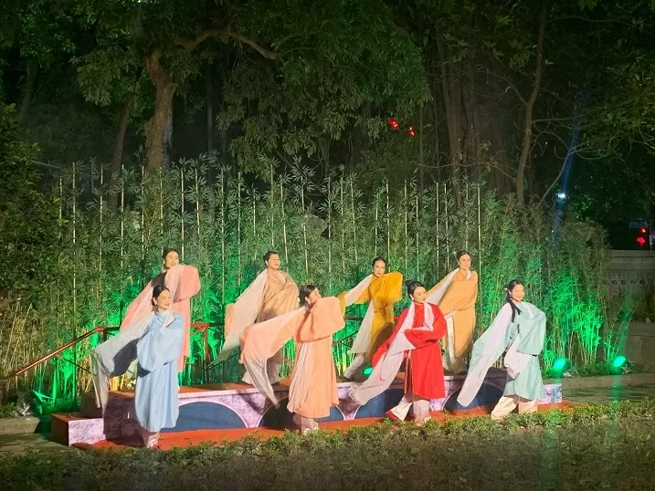 'Tiếng chuông Trấn Vũ' – tour đêm đi tìm linh hồn Thăng Long