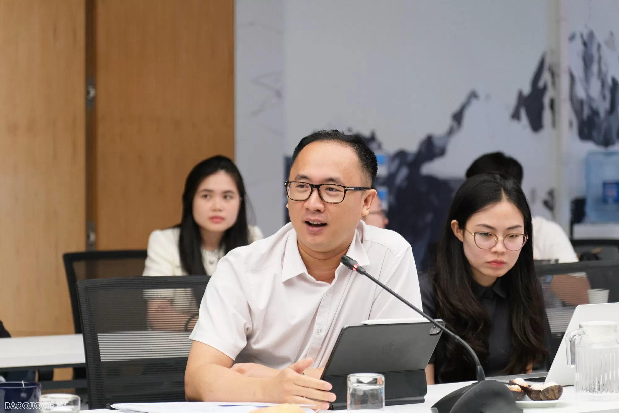 Kiến tạo hình ảnh quốc gia trong môi trường truyền thông số Kiến tạo hình ảnh quốc gia trong môi trường truyền thông số