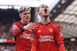 HLV Ten Hag nhắm 2 cầu thủ Man Utd cho Leverkusen