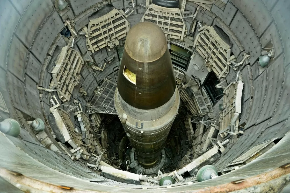 Một ICBM hạt nhân Titan II đã ngừng hoạt động được nhìn thấy trong một silo tại Bảo tàng Tên lửa Titan ở Green Valley, Arizona. . AFP Một ICBM hạt nhân Titan II đã ngừng hoạt động được nhìn thấy trong một silo tại Bảo tàng Tên lửa Titan ở Green Valley, Arizona. . AFP