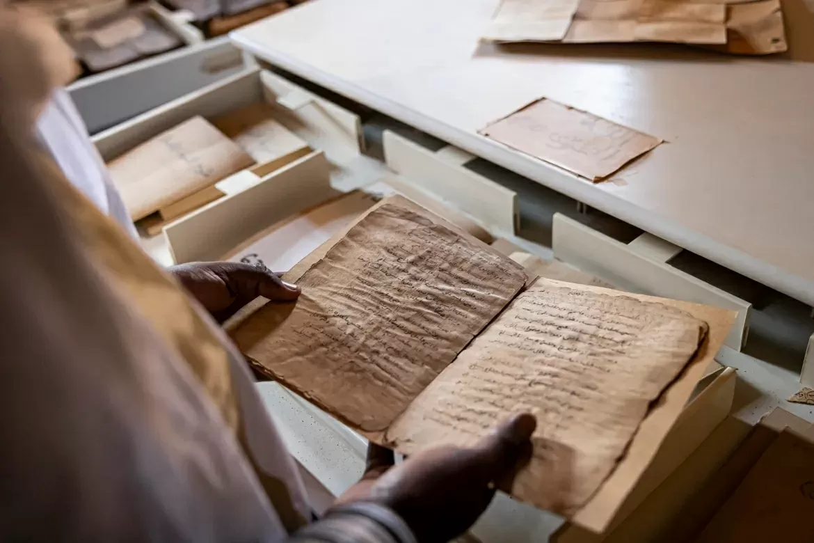 Báo động công tác bảo tồn di sản bản thảo trước đe dọa sa mạc hóa ở Oualata, Mauritanie Báo động công tác bảo tồn di sản bản thảo trước đe dọa sa mạc hóa ở Oualata, Mauritanie