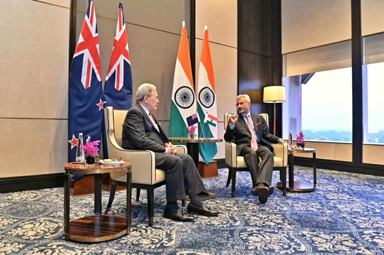 Phó Thủ tướng kiêm Ngoại trưởng Winston Peters trao đổi với Ngoại trưởng nước chủ nhà S. Jaishankar tại thủ đô New Delhi, ngày 29/5/2025. (Nguồn: X)