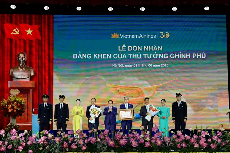 Vietnam Airlines vinh dự đ&oacute;n nhận Bằng khen Thủ tướng Ch&iacute;nh phủ nh&acirc;n dịp 30 năm th&agrave;nh lập