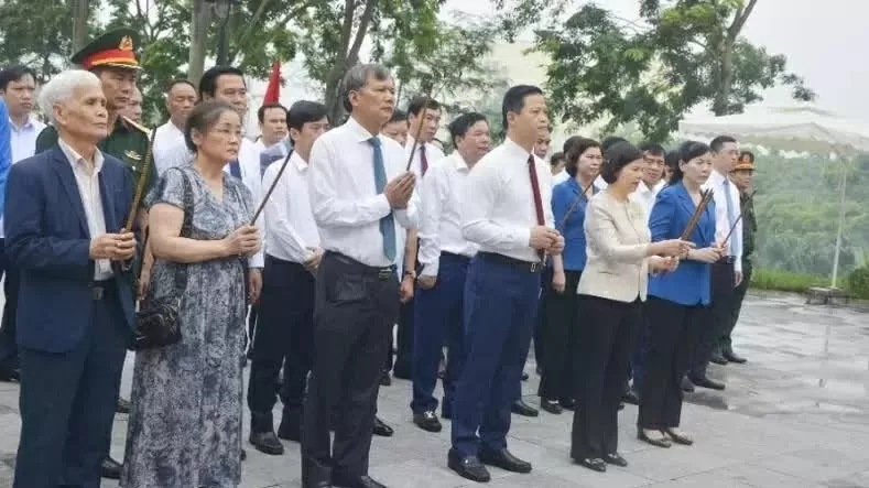 Bac Ninh delegation pays tribute to Revolutionary Hoang Quoc Viet