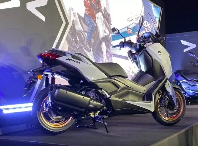 Giá xe Yamaha XMAX 300 2025 được niêm yết ở mức 140 triệu đồng
