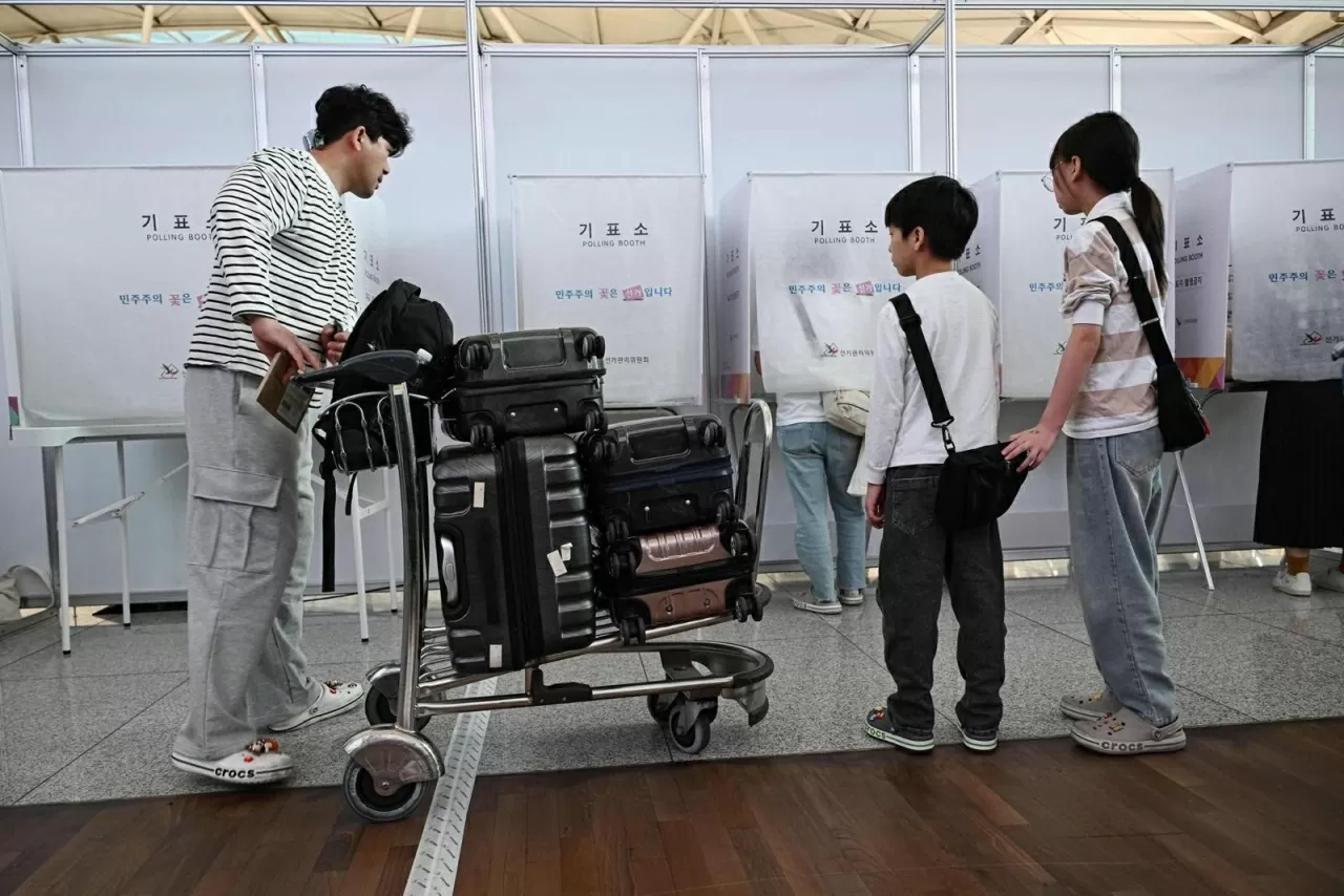Hàn Quốc: Tỷ lệ cử tri đi bầu cao kỷ lục, cuộc đua vào Nhà Xanh ngày càng nóng