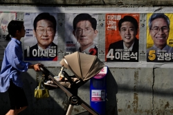 Hàn Quốc: Tỷ lệ cử tri đi bầu cao kỷ lục, cuộc đua vào Nhà Xanh ngày càng nóng