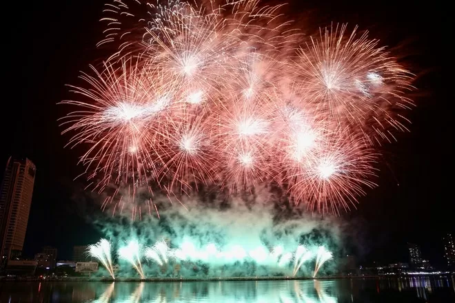 Da Nang International Fireworks Festival 2025 kicks off