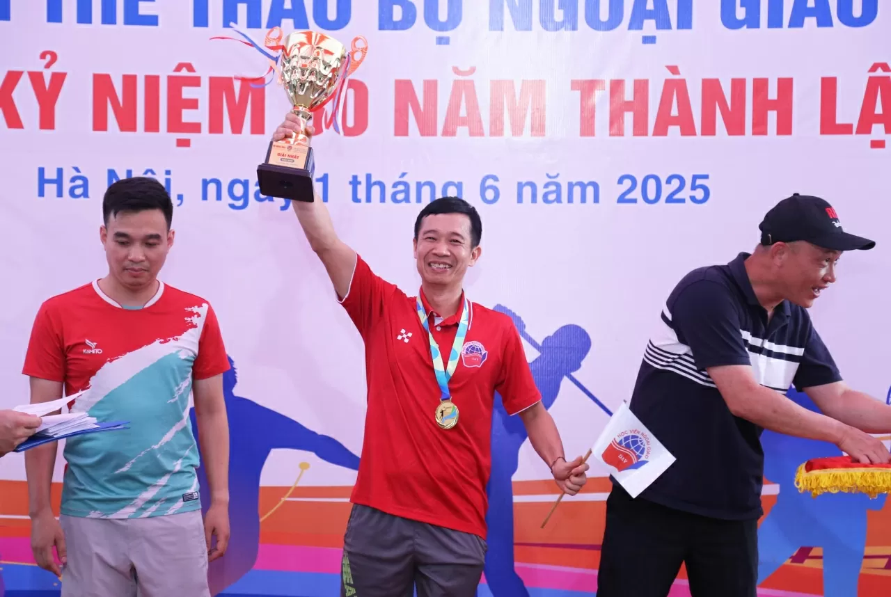 Giải nhất bộ môn cầu lông Đơn nam thuộc về Nguyễn Văn Trọng (Học viện Ngoại giao)
