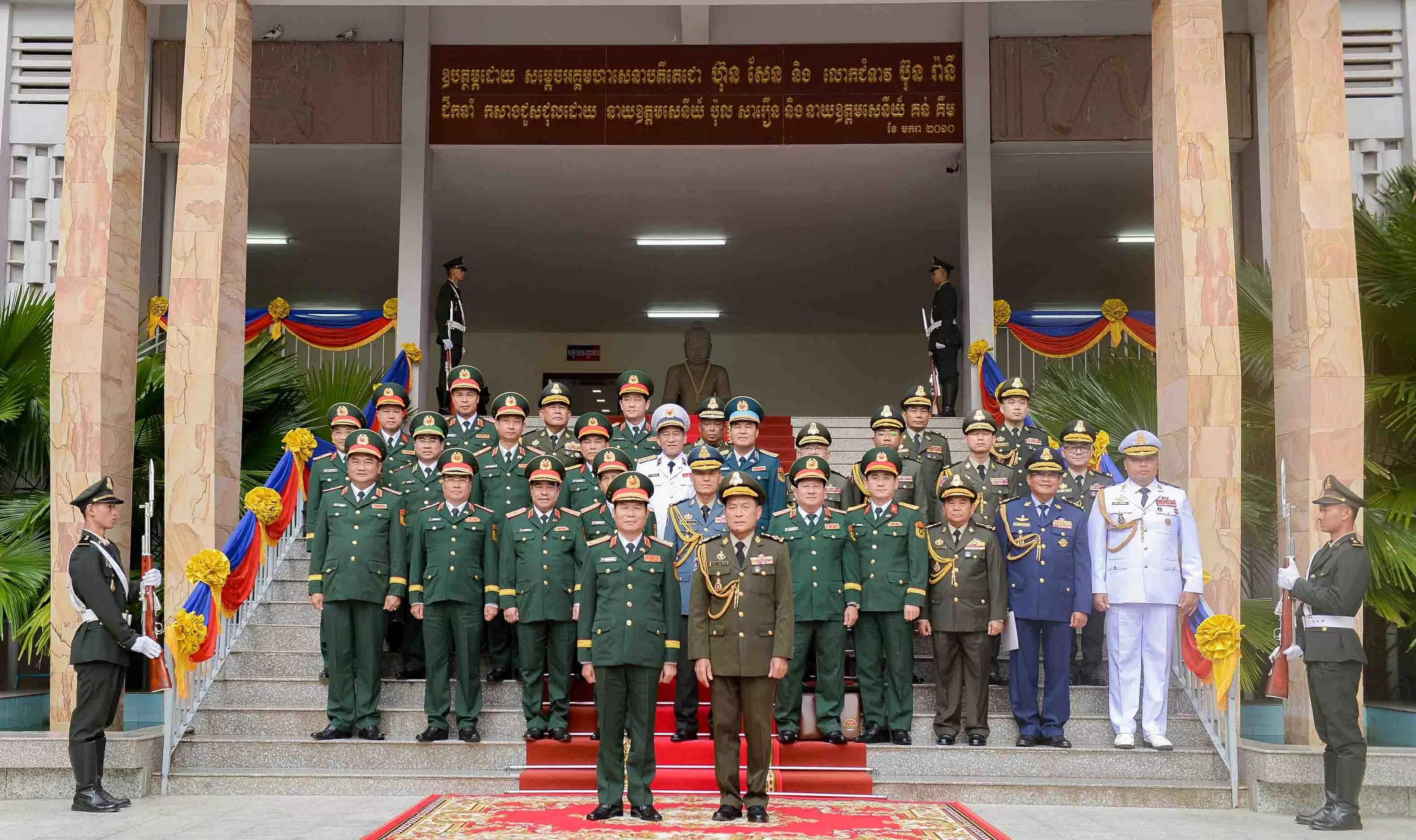 Quân đội Việt Nam-Campuchia: Tăng cường đấu tranh hiệu quả các loại tội phạm qua biên giới Quân đội Việt Nam-Campuchia: Tăng cường đấu tranh hiệu quả các loại tội phạm qua biên giới