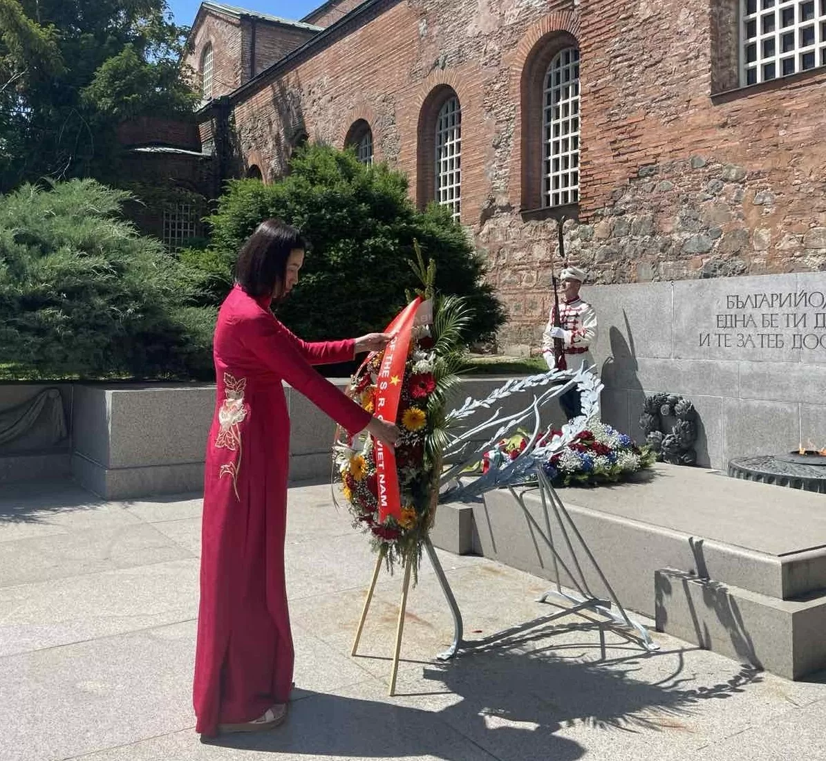 Đại sứ Nguyễn Thị Minh Nguyệt trình Thư ủy nhiệm lên Tổng thống Bulgaria Đại sứ Nguyễn Thị Minh Nguyệt trình Thư ủy nhiệm lên Tổng thống Bulgaria