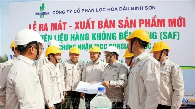 BSR delivers first commercial batch of sustainable aviation fuel for Vietnam Airlines flights