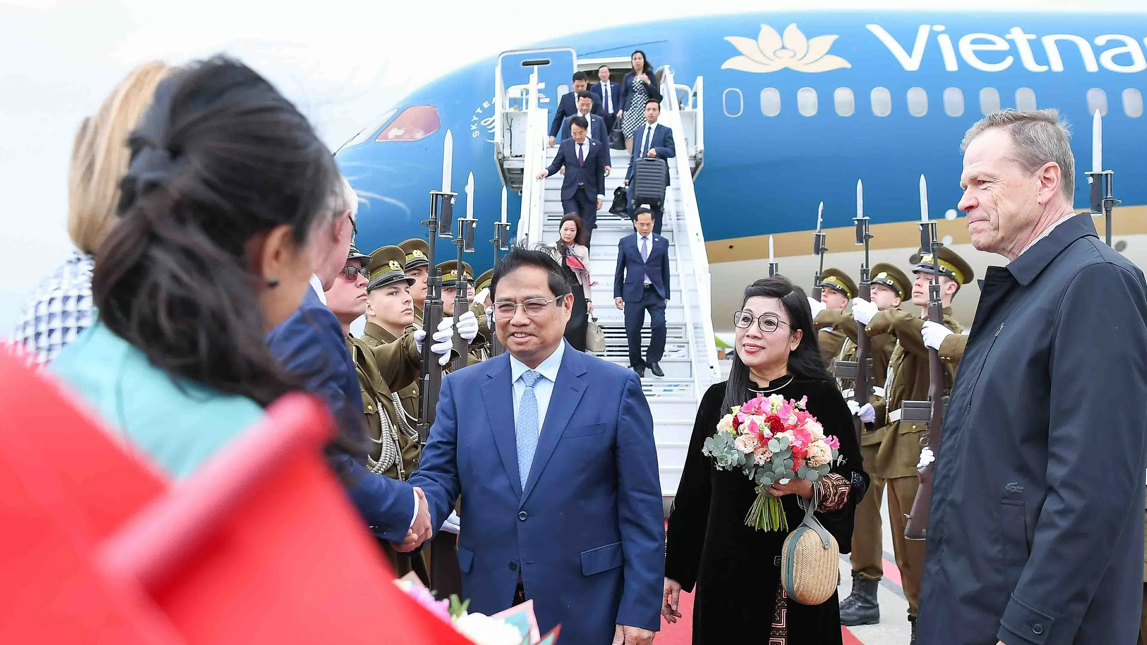Prime Minister Pham Minh Chinh arrives in Tallinn, beginning a three-day official visit to Estonia