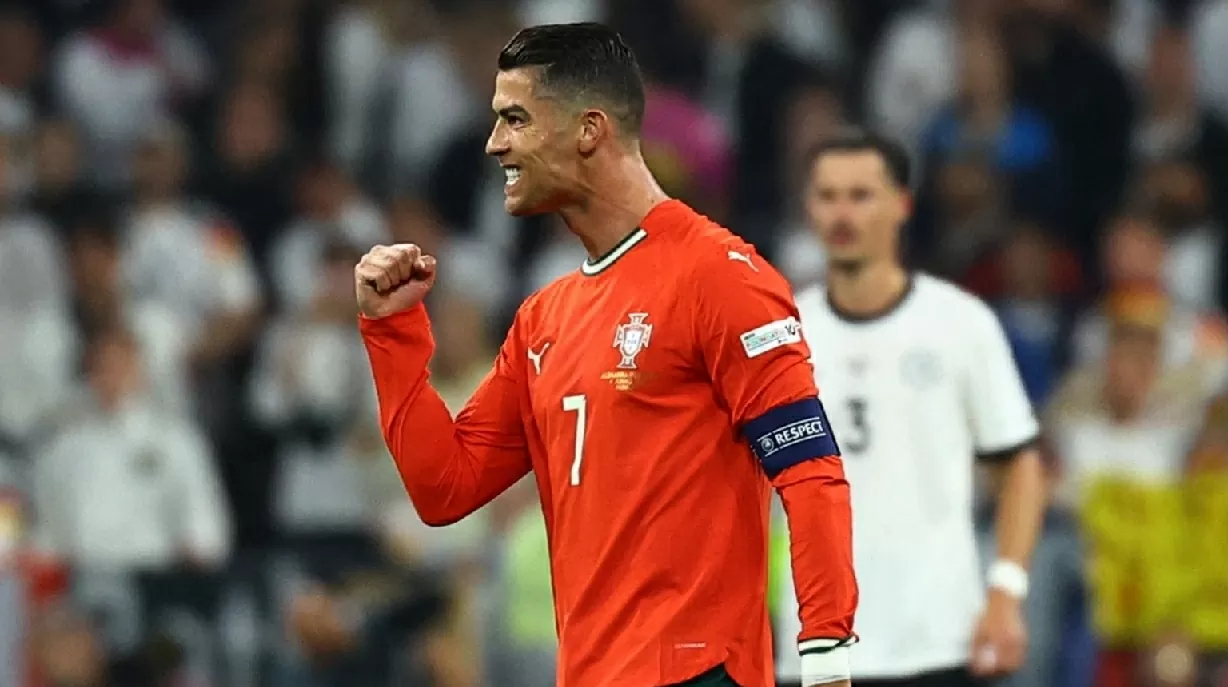 Ronaldo ghi bàn và thắng mọi trận bán kết với tuyển Bồ Đào Nha