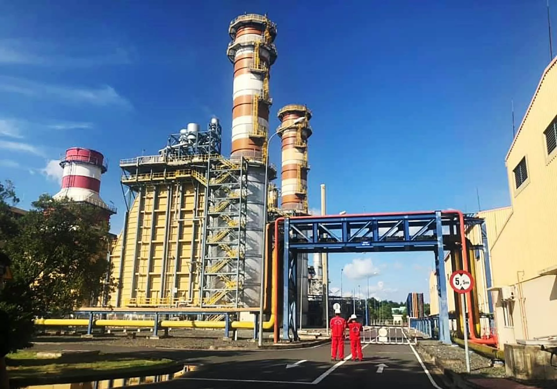 Petrovietnam nỗ lực duy trì hiệu quả hoạt động, giữ đà tăng trưởng giữa biến động thị trường Petrovietnam nỗ lực duy trì hiệu quả hoạt động, giữ đà tăng trưởng giữa biến động thị trường