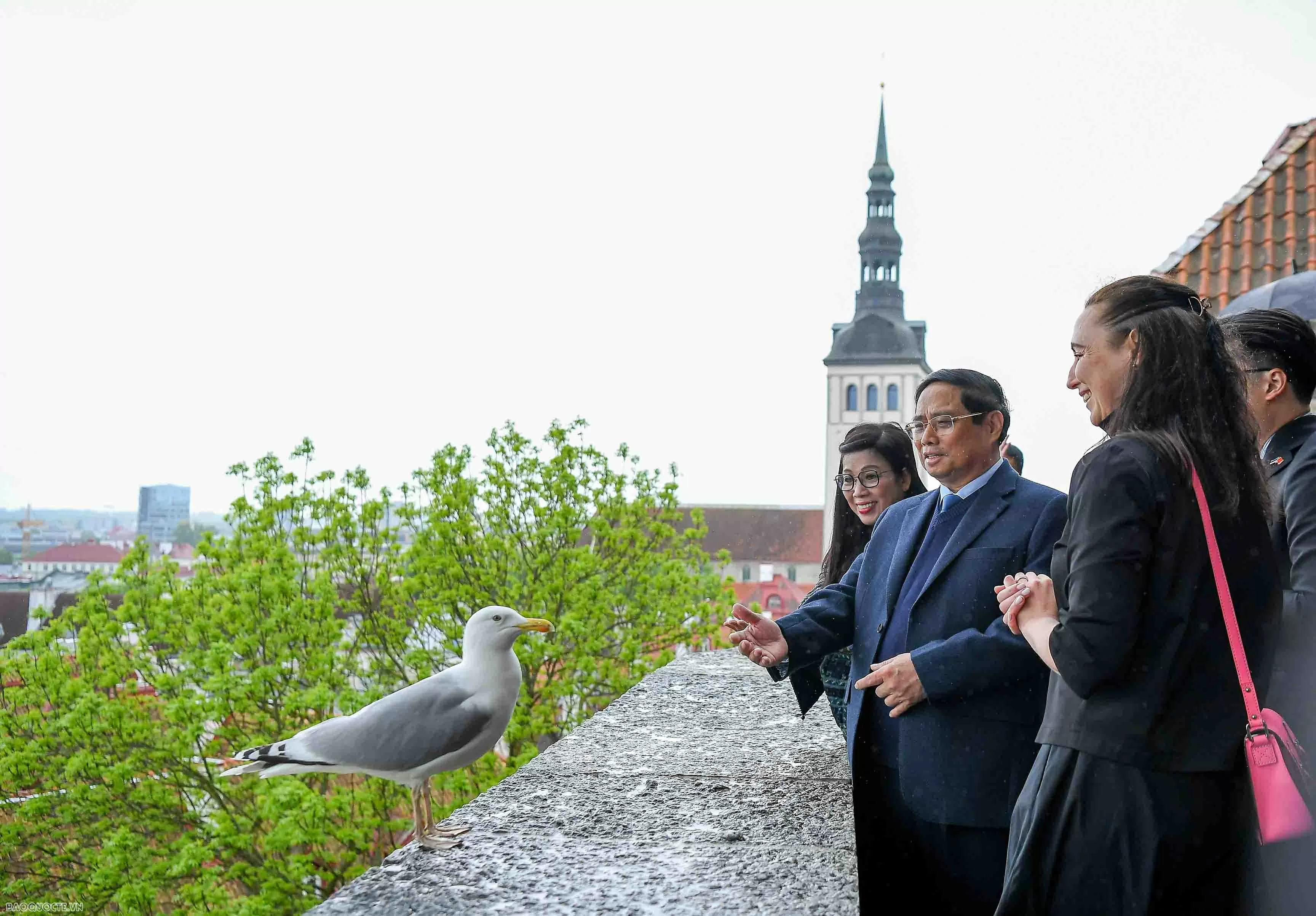Thủ tướng Phạm Minh Chính và Phu nhân tham quan phố cổ Tallinn - viên ngọc cổ giữa trái tim Bắc Âu