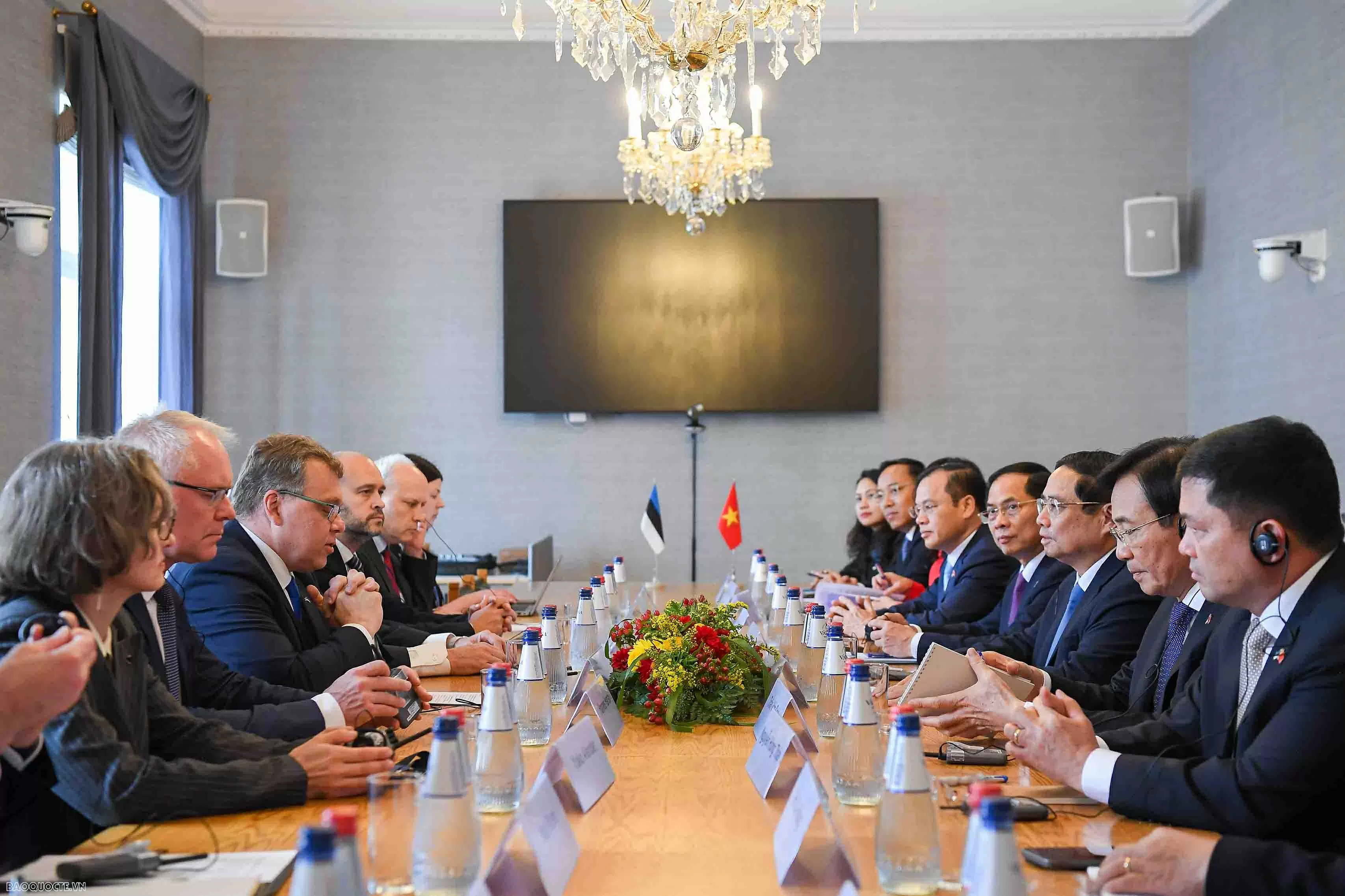 PM Pham Minh Chinh meets President of Estonian Parliament Lauri Hussaras