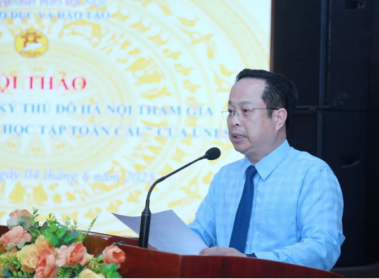 Mr. Tran The Cuong, Director of the Hanoi Department of Education and Training, delivered the opening speech at the workshop.