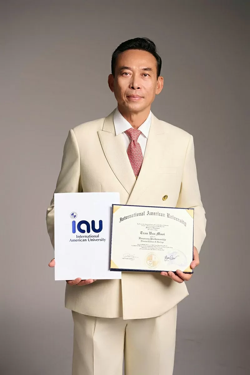 Đại học Quốc tế Hoa Kỳ (IAU) tại Đức đã trao bằng Giáo sư danh dự cho Kỷ lục gia thế giới - Doanh nhân Trần Văn Mười vì những đóng góp cho cộng đồng vào ngày 30/11/2024.