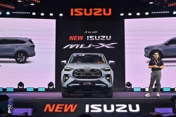 Cận cảnh Isuzu Mu-X 2025 vừa ra mắt tại Việt Nam, giá từ 928 triệu đồng