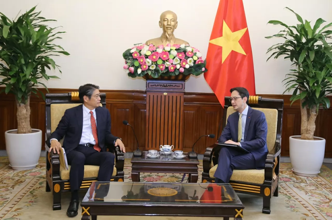Thứ trưởng Đỗ Hùng Việt đã tiếp Đại sứ Đặc mệnh toàn quyền Nhật Bản tại Việt Nam Ito Naoki. (Ảnh: Thành Long)