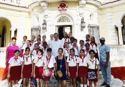 Học sinh Cuba hào hứng khám phá 'Việt Nam thu nhỏ' tại Đại sứ quán ở thủ đô Havana