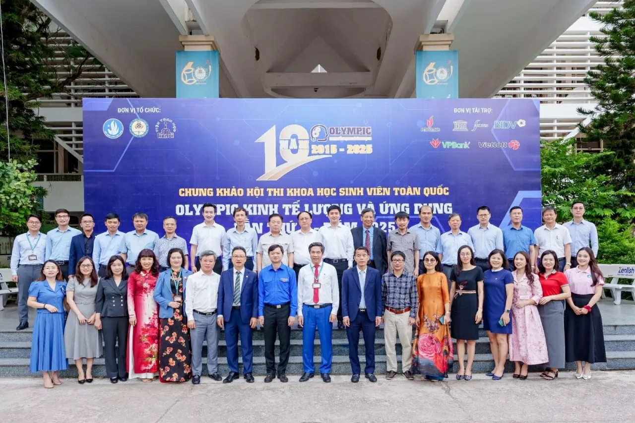 10 năm Hội thi Olympic Kinh tế lượng và ứng dụng: Tiếp tục là 'cánh đồng gieo mầm tri thức'