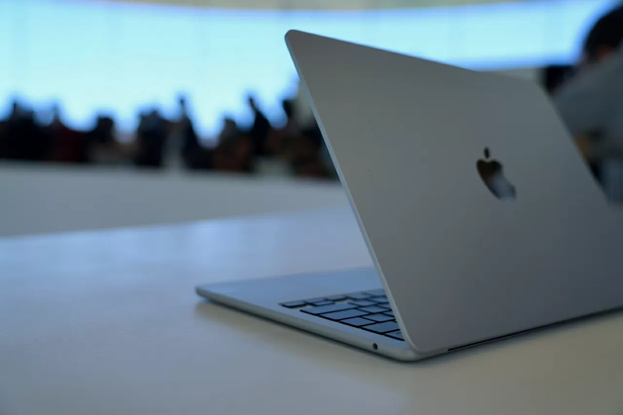 Sức hấp dẫn của MacBook không chỉ nằm ở thiết kế sang trọng. Sức hấp dẫn của MacBook không chỉ nằm ở thiết kế sang trọng.