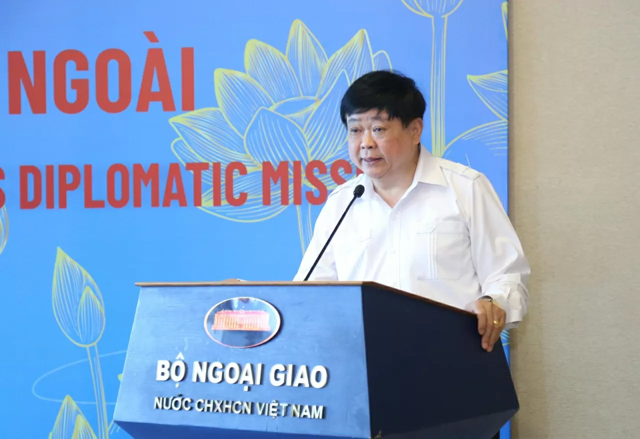 PGS.TS. Nguyễn Thế Kỷ cho rằng Không gian văn hóa Hồ Chí Minh là nơi khơi dậy cảm xúc, lan tỏa tinh thần yêu nước, lòng nhân ái và khát vọng hòa bình của Người đến với cộng đồng quốc tế. (Ảnh: Thành Long)