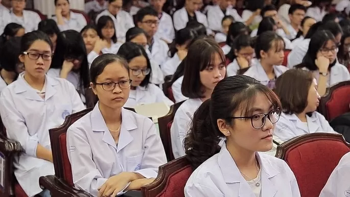 Trường Đại học Y Dược (ĐH Quốc gia Hà Nội) xét tuyển tổ hợp có môn Tiếng Anh