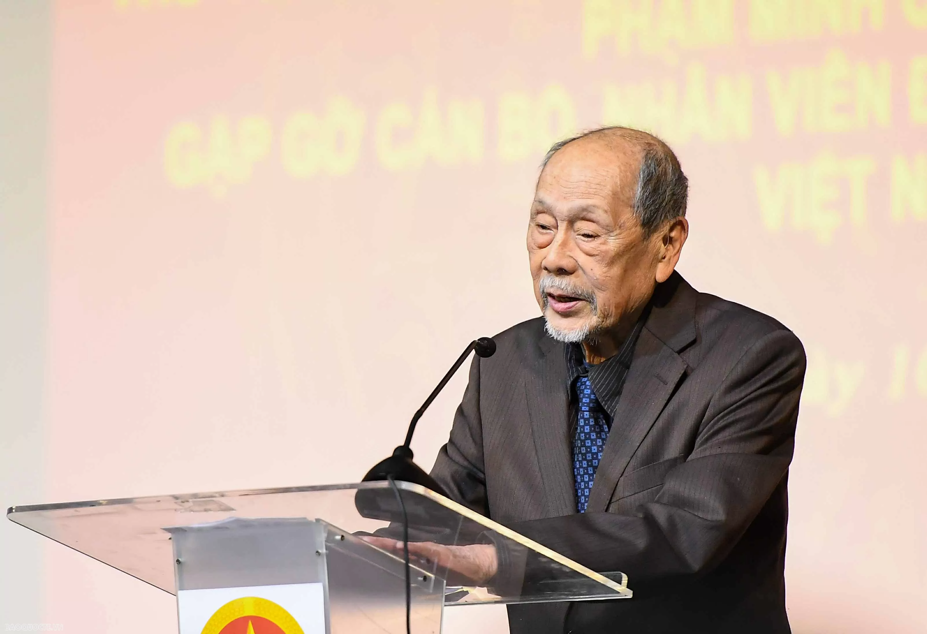 ông Nguyễn Văn Bổn, Chủ tịch Hội người Việt Nam tại Pháp. (Ảnh: Nguyễn Hồng) ông Nguyễn Văn Bổn, Chủ tịch Hội người Việt Nam tại Pháp. (Ảnh: Nguyễn Hồng)