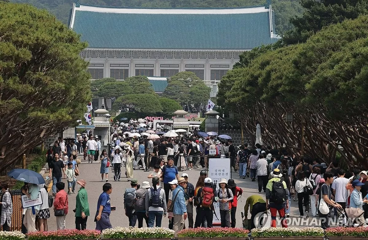 Đảo ngược quyết định của người tiền nhiệm, tân Tổng thống Hàn Quốc đưa văn phòng về lại Nhà Xanh Đảo ngược quyết định của người tiền nhiệm, tân Tổng thống Hàn Quốc đưa văn phòng về lại Nhà Xanh