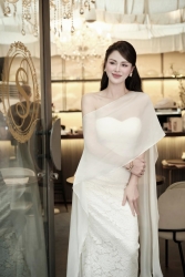 Ngắm gu thời trang sang chảnh của diễn viên Lương Thu Trang phim 