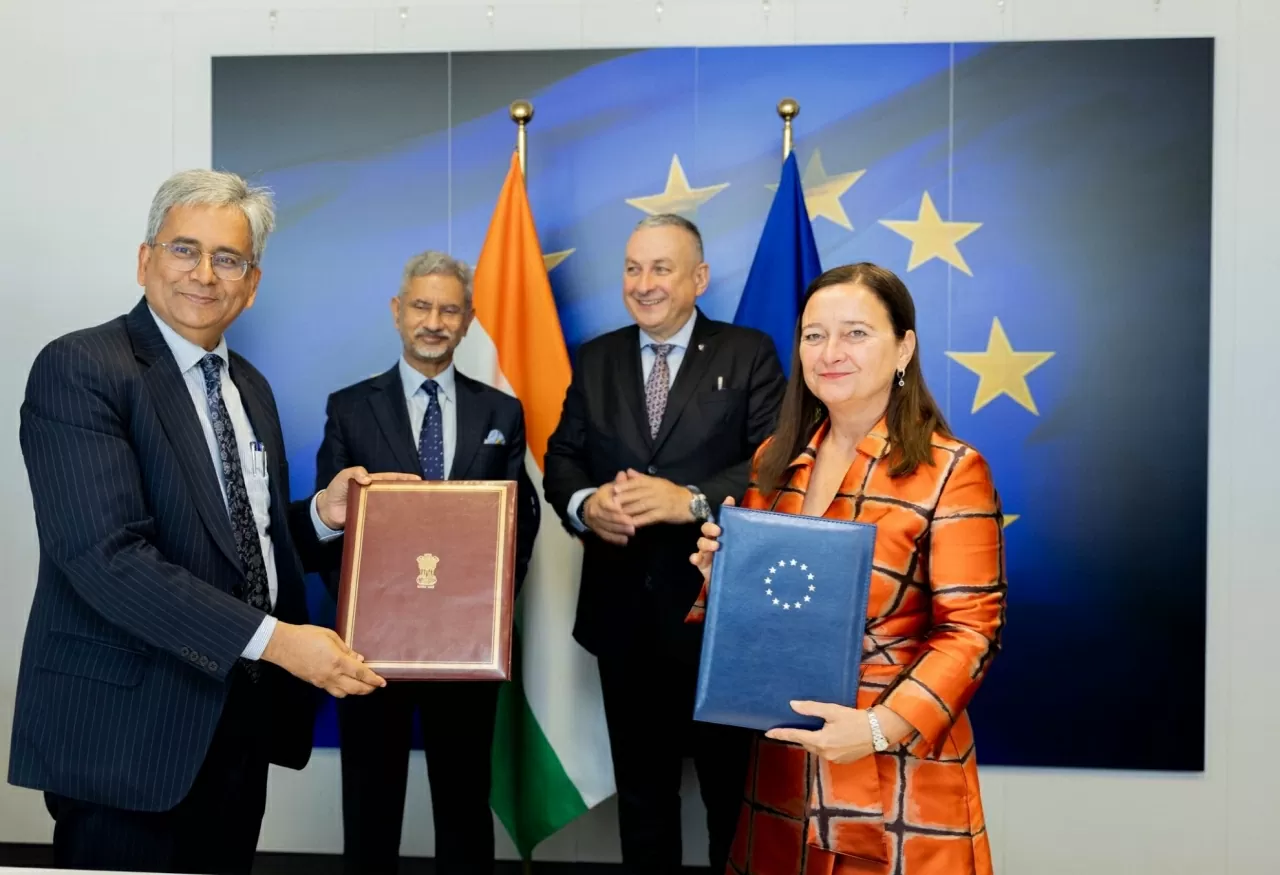 EU và Ấn Độ ký Thỏa thuận hành chính về hợp tác ba bên trong các dự án phát triển. (Nguồn: DD News) EU và Ấn Độ ký Thỏa thuận hành chính về hợp tác ba bên trong các dự án phát triển. (Nguồn: DD News)