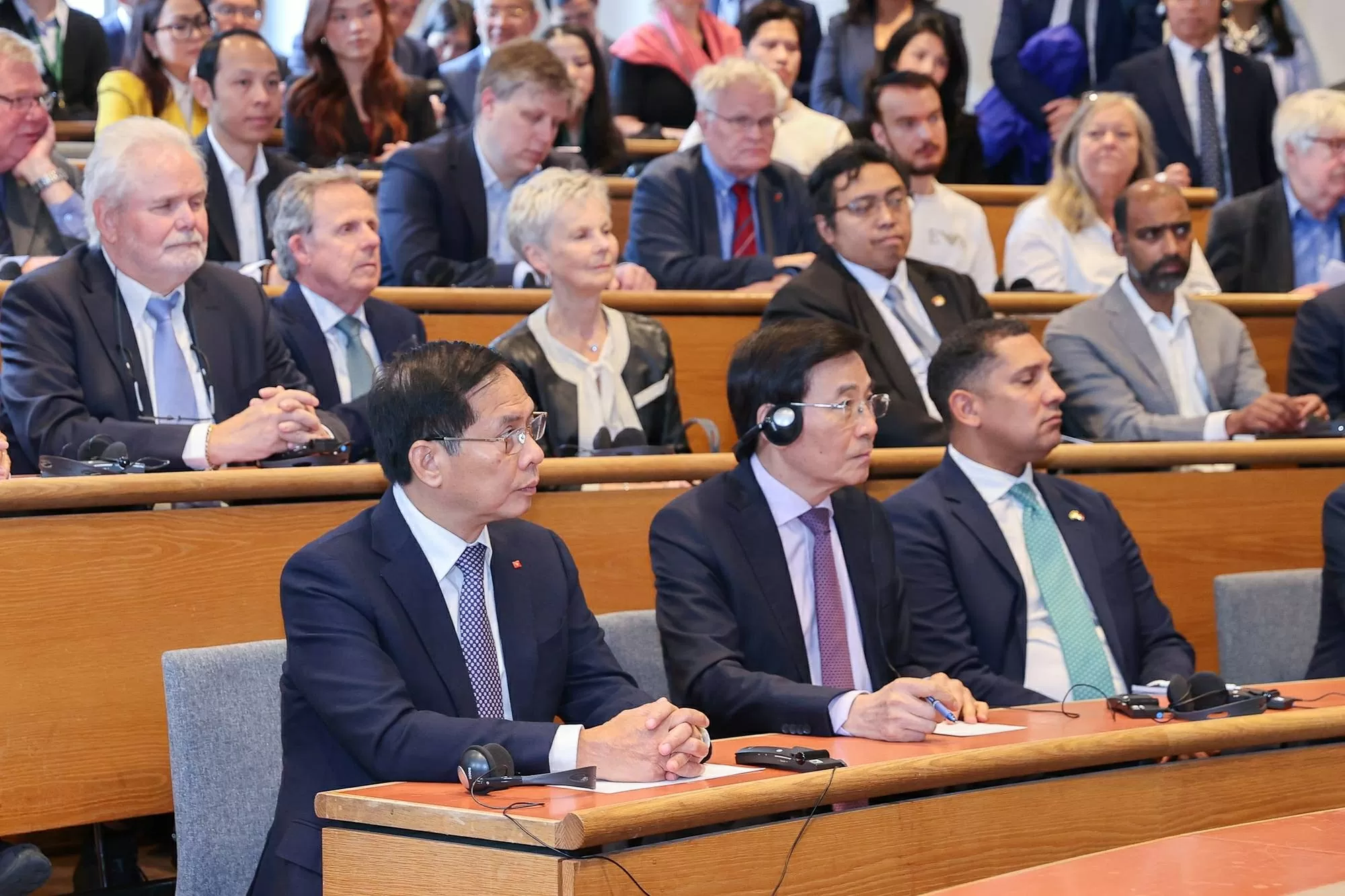 Các đại biểu dự buổi phát biểu chính sách của Thủ tướng Phạm Minh Chính tại Đại học Kinh tế Stockholm - Ảnh: VGP/Nhật Bắc