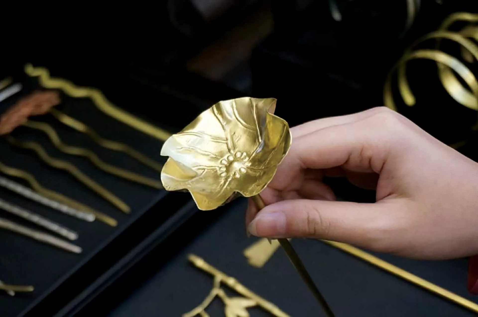 https://cdn.baoquocte.vn/stores/news_dataimages/2025/062025/13/15/nghe-nghe-xua-ke-chuyen-20250613153253.webp?rt=202506141508