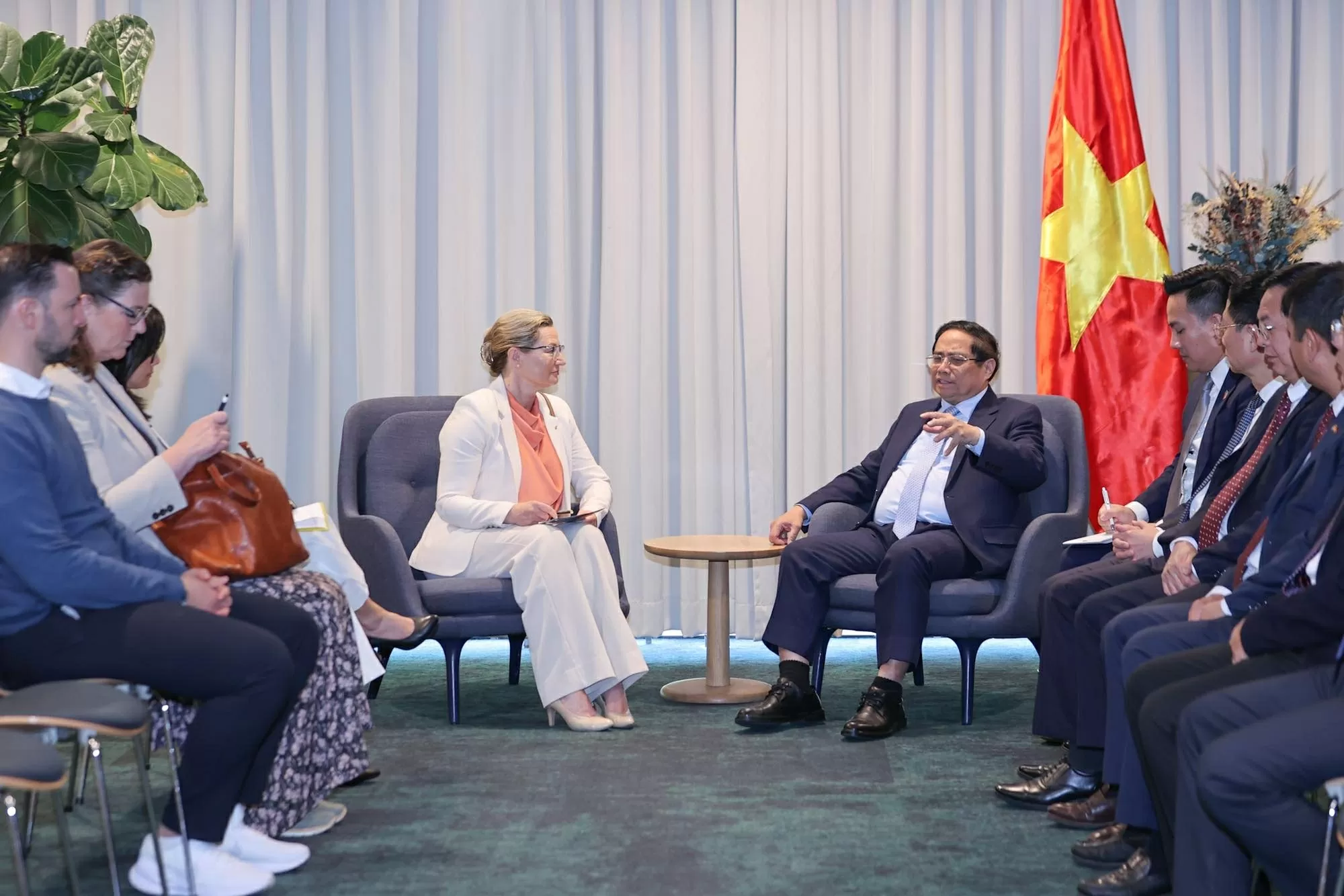 Thủ tướng đề nghị AstraZeneca cùng Việt Nam nâng cao hiệu quả hoạt động phòng, chống bệnh không lây nhiễm