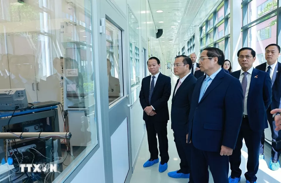 Thủ tướng Phạm Minh Chính thăm ngôi trường danh giá, lâu đời và tín bậc nhất ở Thuỵ Điển
