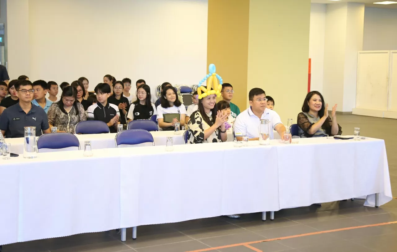 Chương trình có sự tham dự của bà Đỗ Ngọc Thủy, chủ tịch Công đoàn Bộ Ngoại giao; ông Đỗ Nam Trung, Vụ trưởng vụ Đông Bắc Á; ông Hà Việt Anh, chủ nhiệm CLB Cờ vua Công đoàn Bộ Ngoại giao. Đặc biệt khách mời là kiện tướng Lương Phương Hạnh, nhà vô địch nữ Cờ vua Việt Nam 2020.