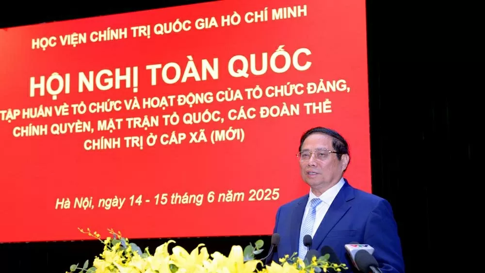 Prime Minister stresses united action for implementing two-tier local governance