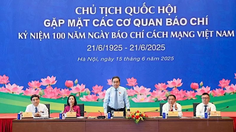Chủ tịch Quốc hội Trần Thanh Mẫn và các đại biểu chủ trì gặp mặt. (Nguồn: NDO)