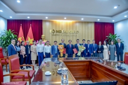 Phó Thủ tướng, Bộ trưởng Ngoại giao Bùi Thanh Sơn trao đổi quyết định bổ sung nhiệm vụ Tổng lãnh sự Việt Nam tại Nga và Campuchia