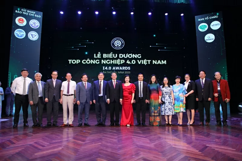 Hơn 100 nhà lãnh đạo và doanh nghiệp sẽ được vinh danh tại Chương trình biểu dương Top Công nghiệp 4.0 Việt Nam lần thứ 4, năm 2025