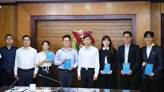 Gắn kết và nâng cao chất lượng cộng đồng du học sinh Việt Nam tại Anh